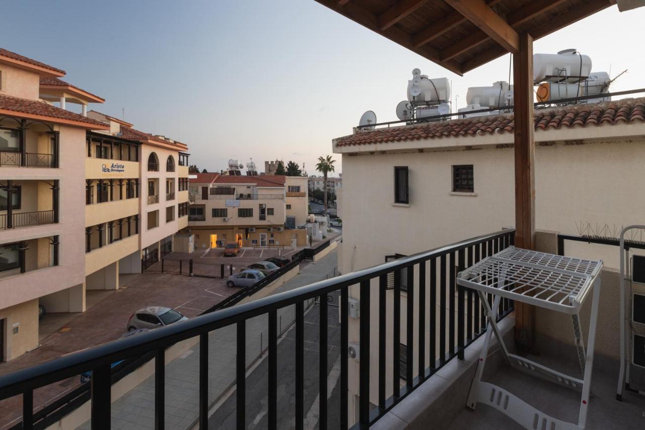 Alexis Apartments - Lovely 2-Bedroom With Swimming Pool Пафос Екстериор снимка