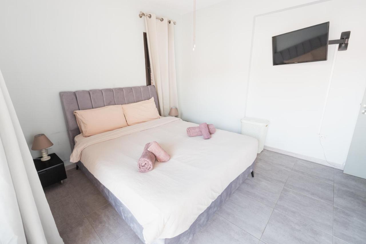 Alexis Apartments - Lovely 2-Bedroom With Swimming Pool Пафос Екстериор снимка